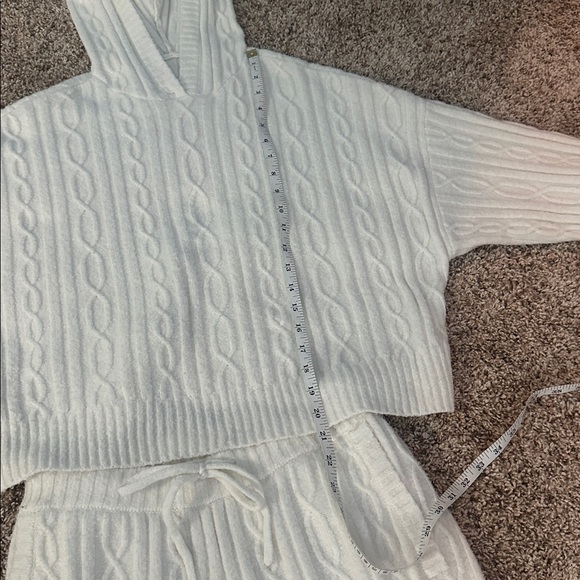 ALO Yoga Winter Bliss Hoodie & Pants Set Ivory - Picture 6 of 15